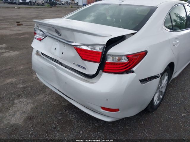 JTHBW1GG4E2043699 Lexus ES 300H