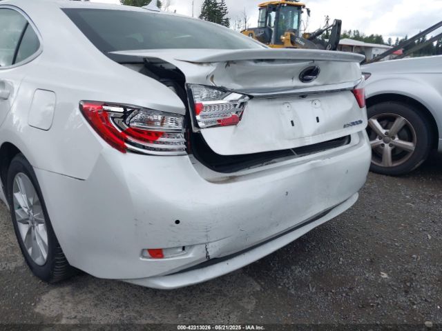 JTHBW1GG4E2043699 Lexus ES 300H