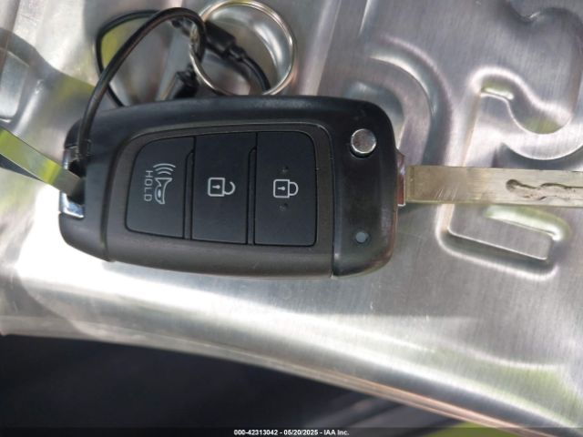 KMHRB8A35RU301258 Hyundai Venue Se