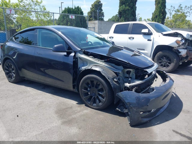 2024 TESLA MODEL Y 7SAYGDEE2RF165012 Photo 0
