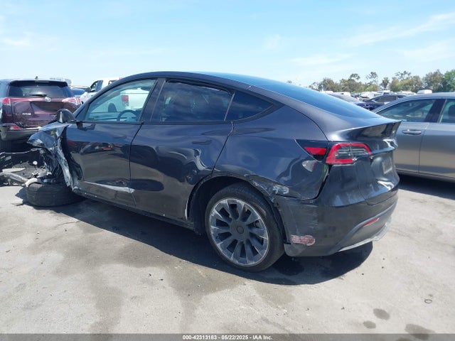 2024 TESLA MODEL Y 7SAYGDEE2RF165012 Photo 2