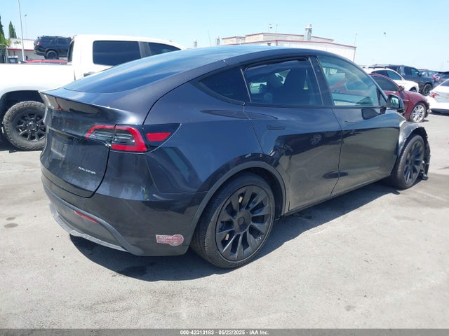 2024 TESLA MODEL Y 7SAYGDEE2RF165012 Photo 3