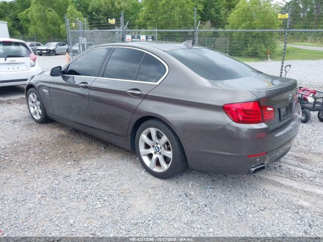 2011 BMW 550I WBAFU9C50BC784818 Photo 2