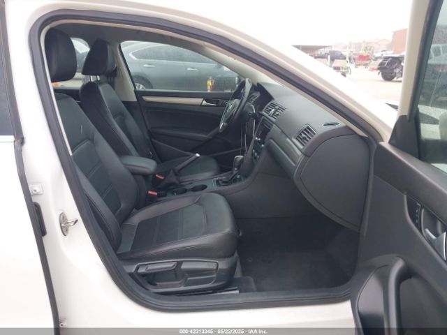 1VWAT7A33FC093663 Volkswagen Passat 1.8t Limited Edition