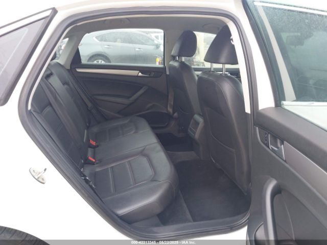 1VWAT7A33FC093663 Volkswagen Passat 1.8t Limited Edition