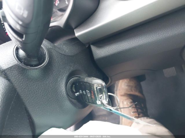 3KPA25AD8LE329182 KIA Rio 5-door S