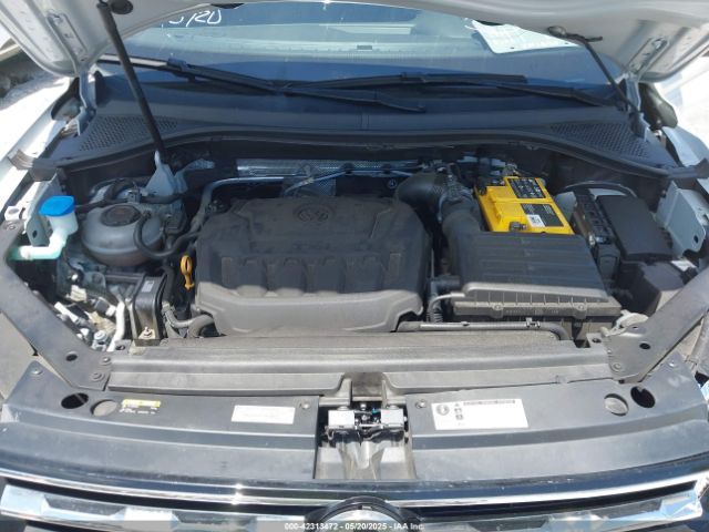 3VV3B7AX2JM018897 Volkswagen Tiguan 2.0t Se/2.0t Sel