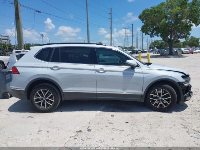 3VV3B7AX2JM018897 Volkswagen Tiguan 2.0t Se/2.0t Sel
