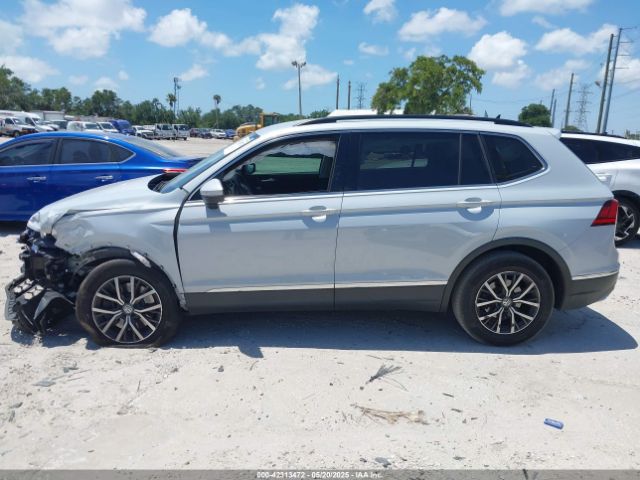 3VV3B7AX2JM018897 Volkswagen Tiguan 2.0t Se/2.0t Sel
