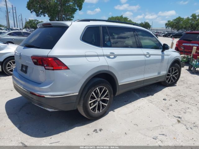 3VV3B7AX2JM018897 Volkswagen Tiguan 2.0t Se/2.0t Sel