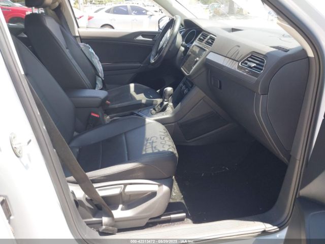 3VV3B7AX2JM018897 Volkswagen Tiguan 2.0t Se/2.0t Sel