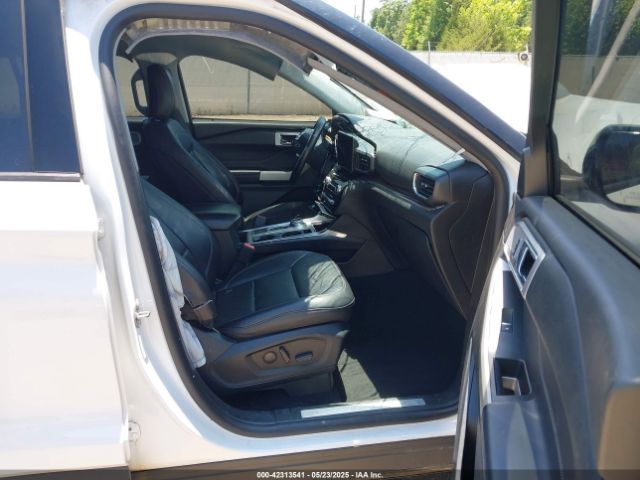 2021 FORD EXPLORER 1FMSK7FHXMGB03671 Photo 4