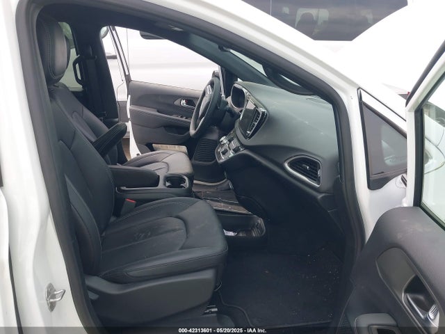 Chrysler Pacifica Select 2025 2C4RC1BG7SR555258 Image 5