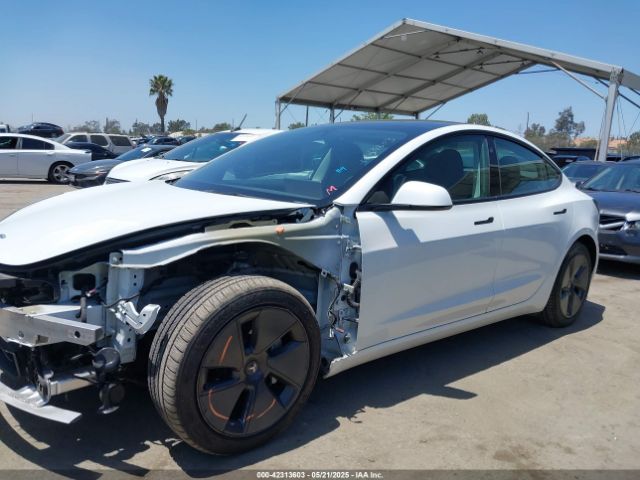 5YJ3E1EA6NF376605 Tesla 2022