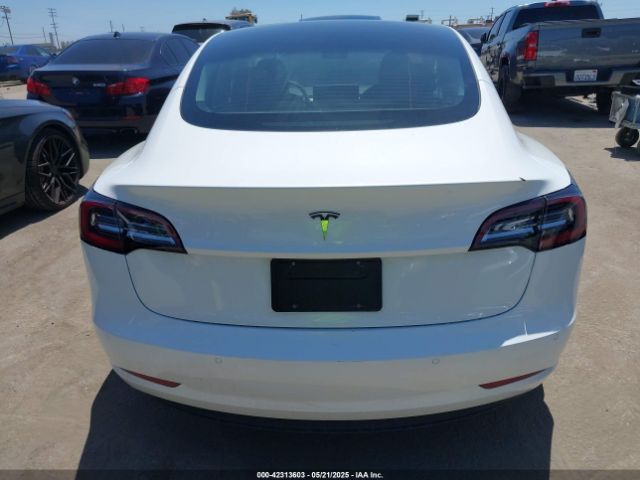 5YJ3E1EA6NF376605 Tesla 2022