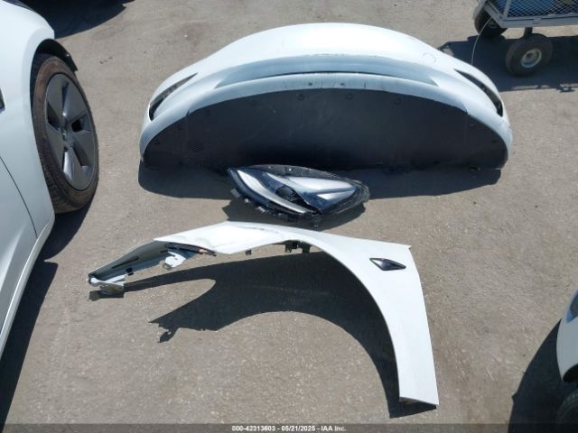 5YJ3E1EA6NF376605 Tesla 2022