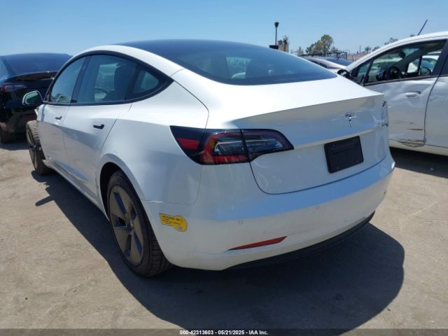 5YJ3E1EA6NF376605 Tesla 2022