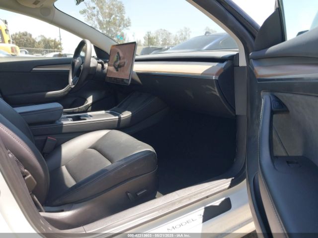 5YJ3E1EA6NF376605 Tesla 2022