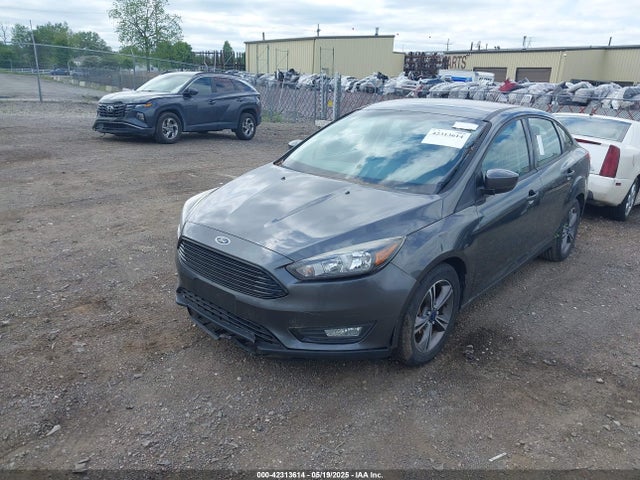 Ford FOCUS SE 2018 1FADP3FE5JL228583 Image 2