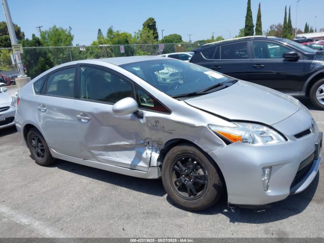 JTDKN3DU8F1891229 Toyota Prius Two