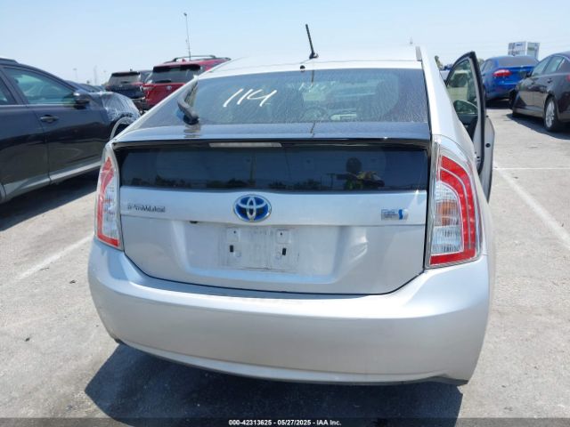 JTDKN3DU8F1891229 Toyota Prius Two