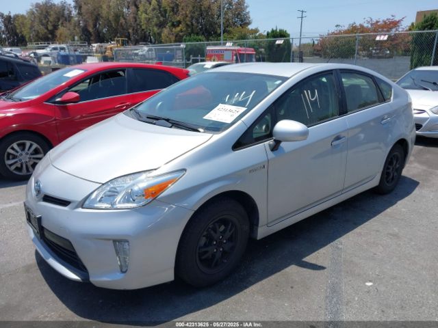 JTDKN3DU8F1891229 Toyota Prius Two