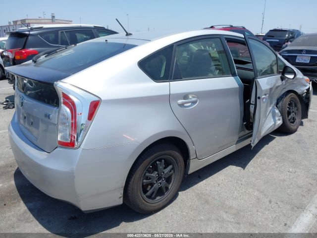 JTDKN3DU8F1891229 Toyota Prius Two