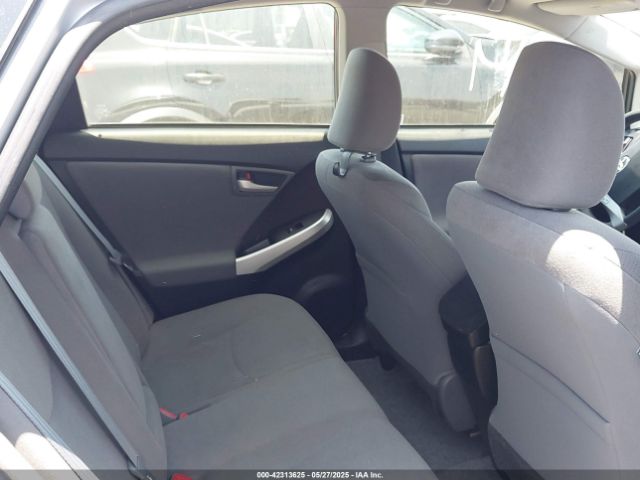 JTDKN3DU8F1891229 Toyota Prius Two