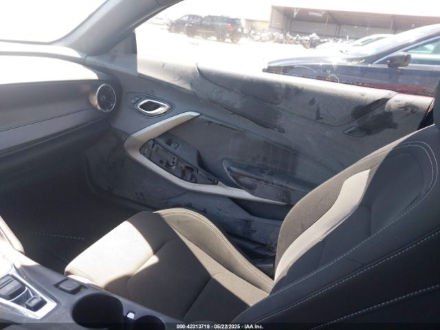 2017 CHEVROLET CAMARO 1G1FB1RS4H0201483 Photo 4