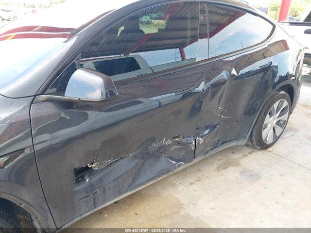 2024 Tesla Model Y Rwd მანქანა იყიდება აუქციონზე, vin: 7SAYGDED6RF054342, აუქციონის ნომერი: 42313757