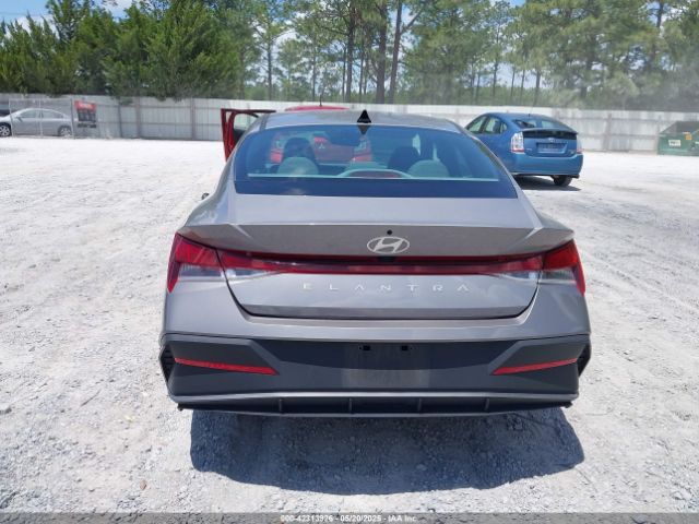 KMHLM4DGXRU640153 Hyundai ELANTRA SEL