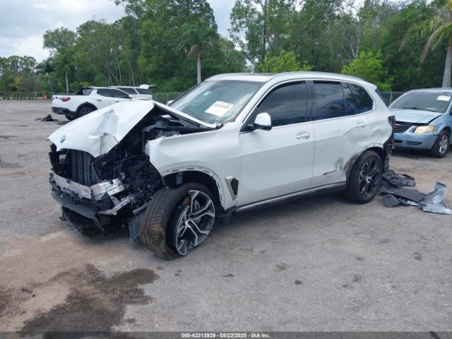 2025 BMW X5 5UX13EU07S9X97721 Photo 1