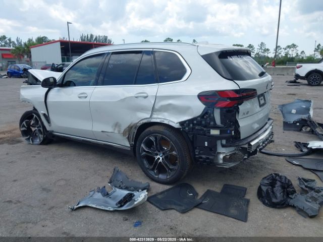 2025 BMW X5 5UX13EU07S9X97721 Photo 2