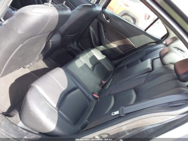 3MZBN1V36JM212075 Mazda Mazda3 Touring