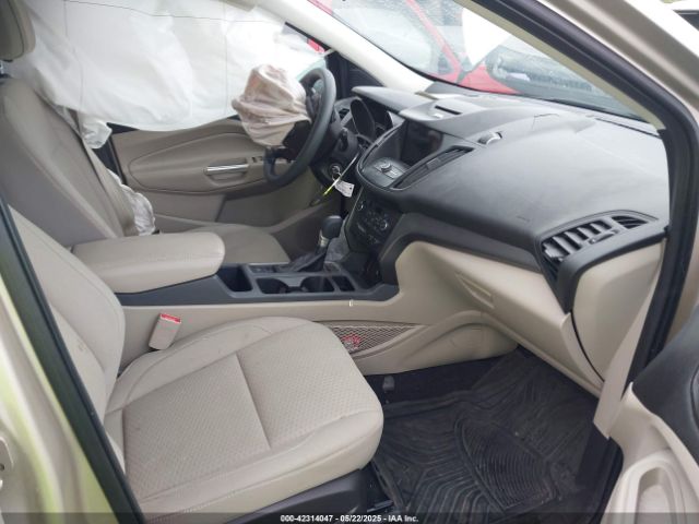 1FMCU9GD6HUC85737 Ford ESCAPE SE