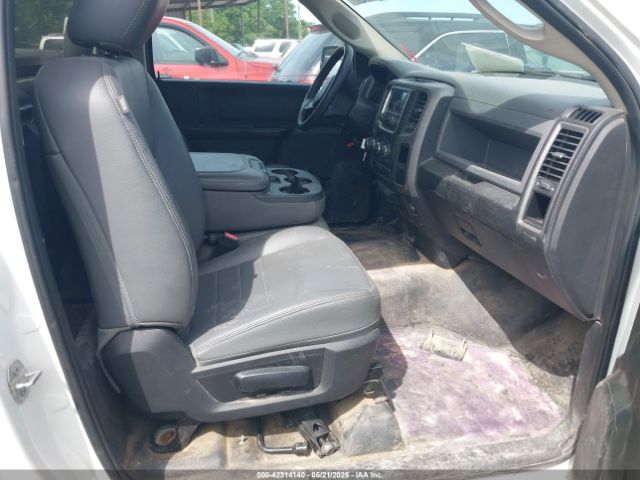 3C6JR6DG5HG774182 RAM 1500 Tradesman  4x2 8' Box