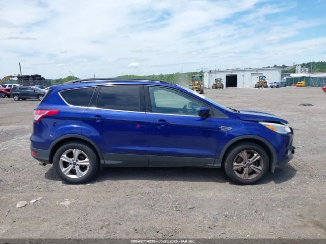1FMCU9GX0GUA76647 Ford ESCAPE SE