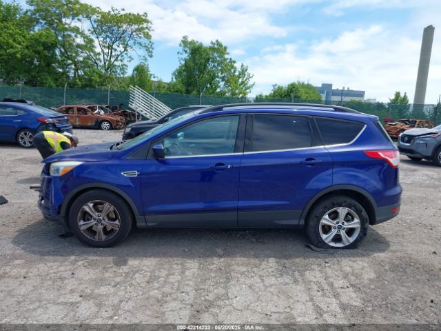 1FMCU9GX0GUA76647 Ford ESCAPE SE