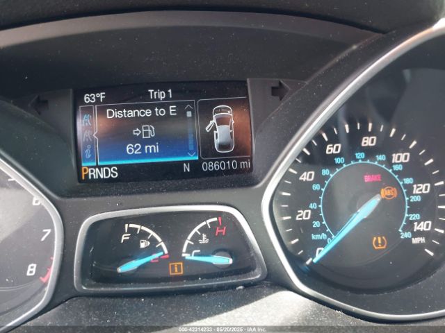 1FMCU9GX0GUA76647 Ford ESCAPE SE