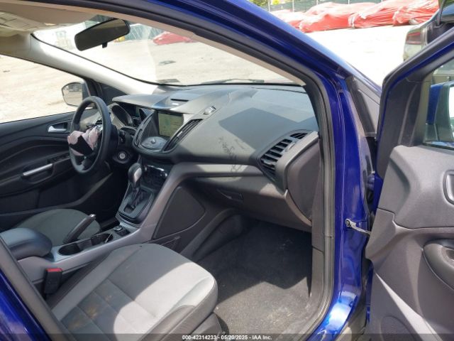 1FMCU9GX0GUA76647 Ford ESCAPE SE