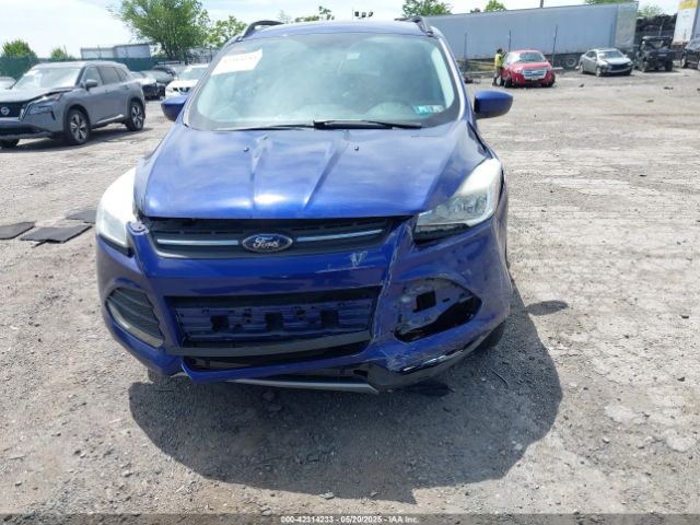 1FMCU9GX0GUA76647 Ford ESCAPE SE