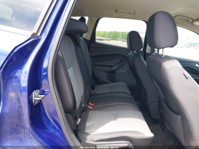 1FMCU9GX0GUA76647 Ford ESCAPE SE