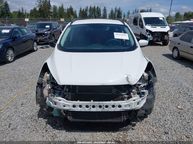 1FMCU9GD6JUB45046 Ford ESCAPE SE