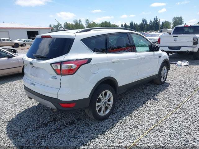 1FMCU9GD6JUB45046 Ford ESCAPE SE