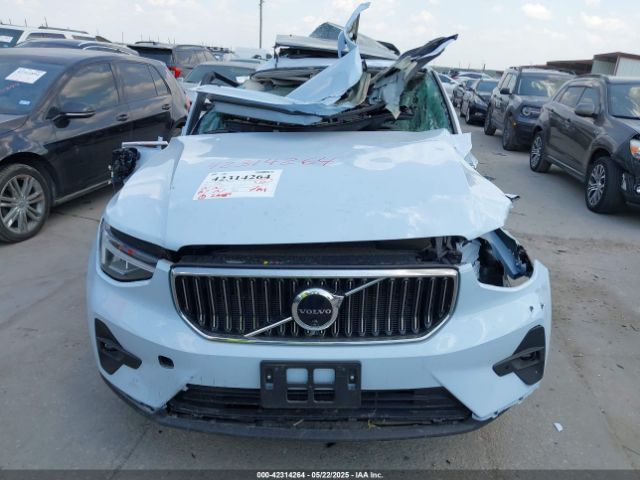 YV4L12UE6S2563585 Volvo Xc40 B5 Plus Bright Theme