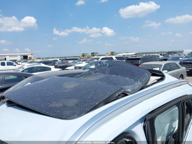 YV4L12UE6S2563585 Volvo Xc40 B5 Plus Bright Theme