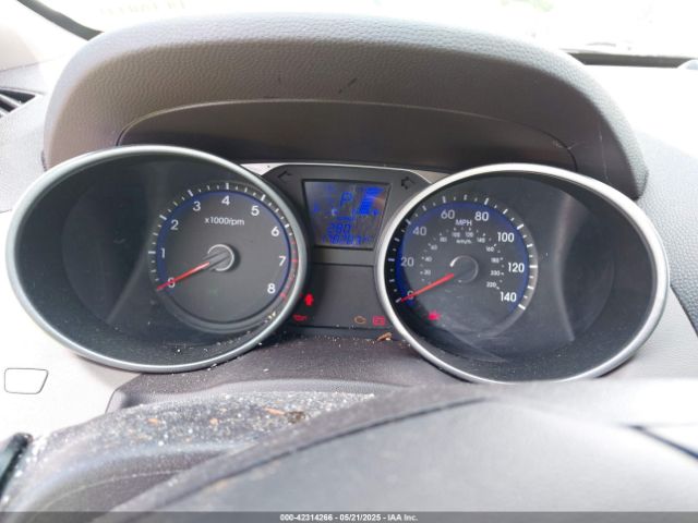 KM8JUCAG8FU020743 Hyundai TUCSON SE