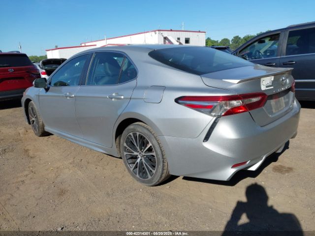4T1B11HK8JU014347 Toyota CAMRY SE