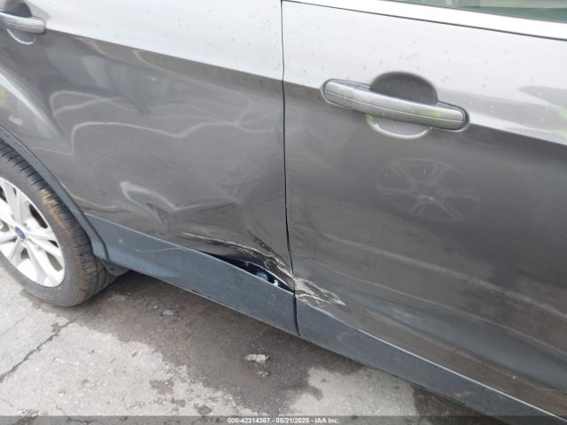 1FMCU0GD1HUB57031 Ford ESCAPE SE