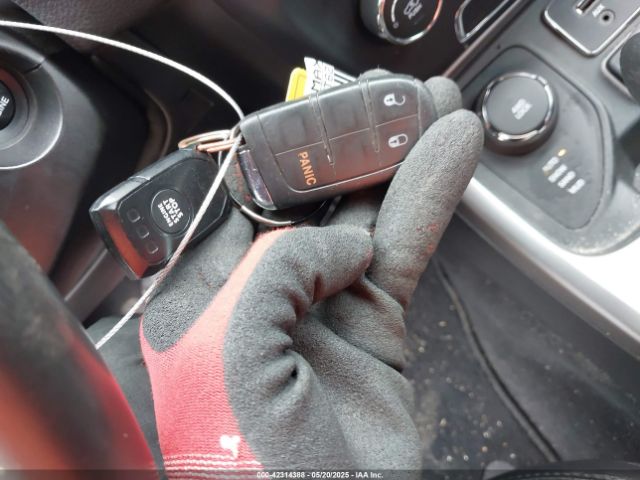 3C4NJDBB8HT628279 Jeep New Compass Latitude 4x4